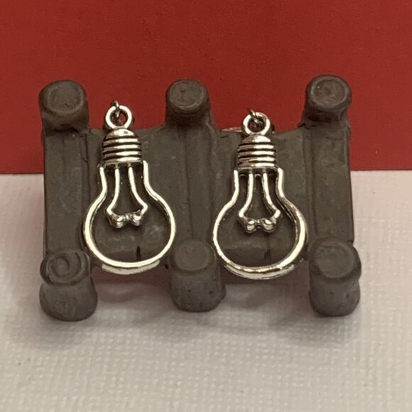 Light Bulb Earring, School Earring, Educator Earring, Gift Idea, Teacher Earring - Picture 4 of 7